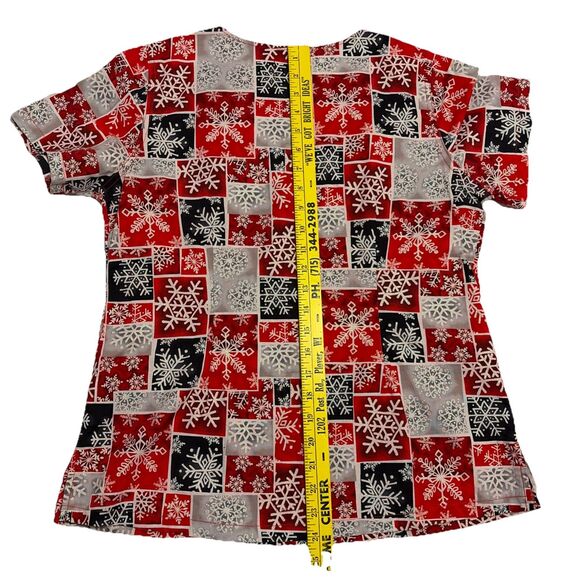 Peachessport Scrub Top Women’s Medium Short Sleeve Pullover Snowflakes Holidays - Picture 4 of 7